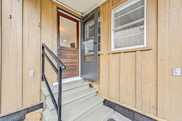 $3,250 | 909 Bomar Street, Houston, TX 77006