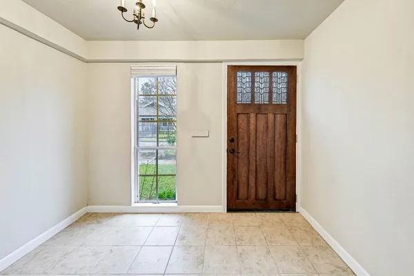 $3,250 | 909 Bomar Street, Houston, TX 77006