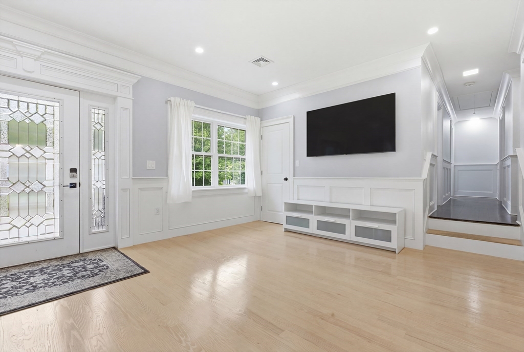52 Ridgewood Road Milton, MA 02186 - Photo 6 of 39