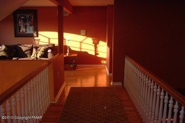 121 Bridle Road Stroudsburg, PA 18360 - Photo 6 of 50 Cat walk