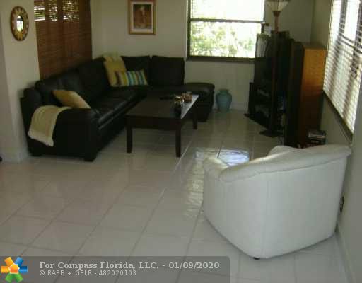 519 Racquet Club Road, Unit 51 Weston, FL 33326 - Photo 2 of 8 Living Room