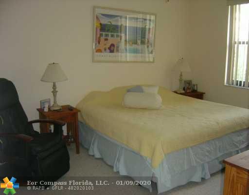 519 Racquet Club Road, Unit 51 Weston, FL 33326 - Photo 7 of 8 Bedroom Master