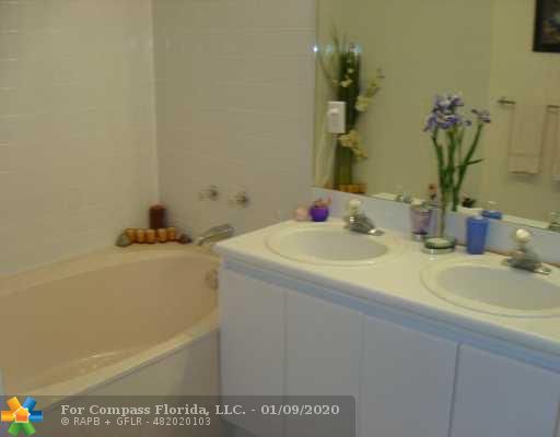 519 Racquet Club Road, Unit 51 Weston, FL 33326 - Photo 8 of 8 Bath/Spa Master