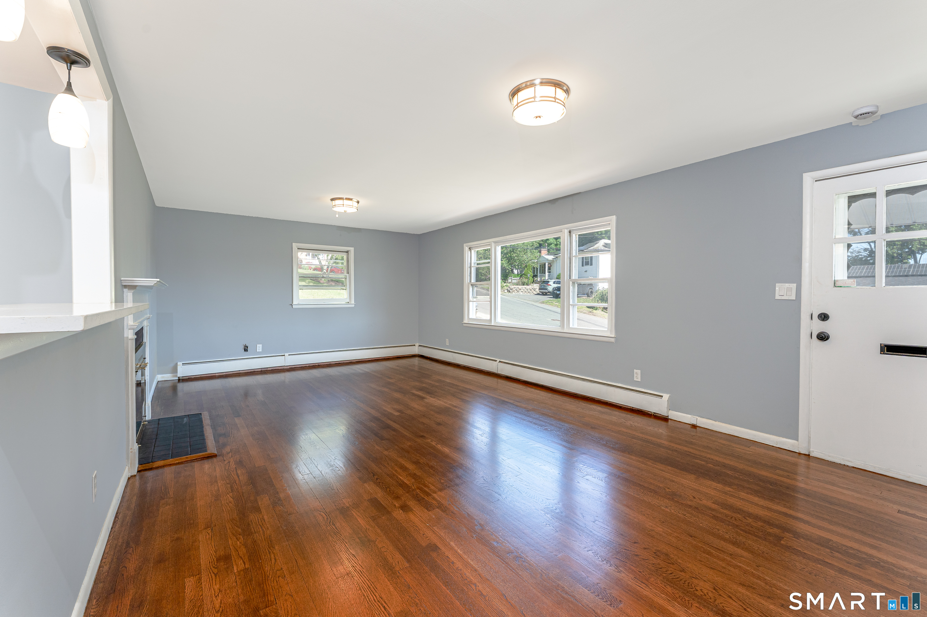 47 Juniper Ridge Drive Waterbury, CT 06708 - Photo 10 of 25 Gallery Image 10