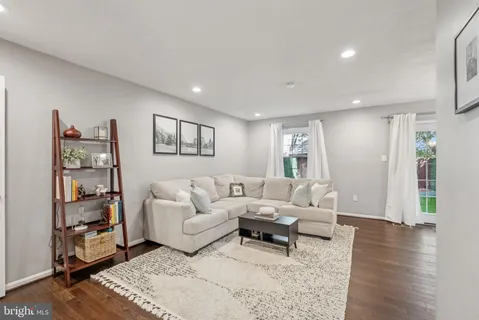 $519,500 | 7 Cornerwood Court, Gaithersburg, MD 20878