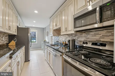 $519,500 | 7 Cornerwood Court, Gaithersburg, MD 20878