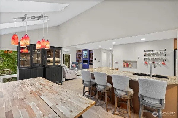 $1,000,000 | 9238 50th Place West, Mukilteo, WA 98275