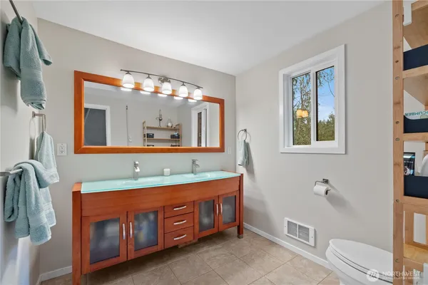 $1,000,000 | 9238 50th Place West, Mukilteo, WA 98275