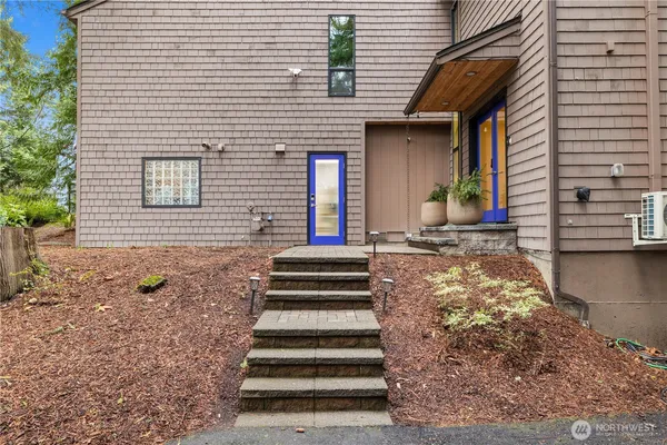 $1,000,000 | 9238 50th Place West, Mukilteo, WA 98275