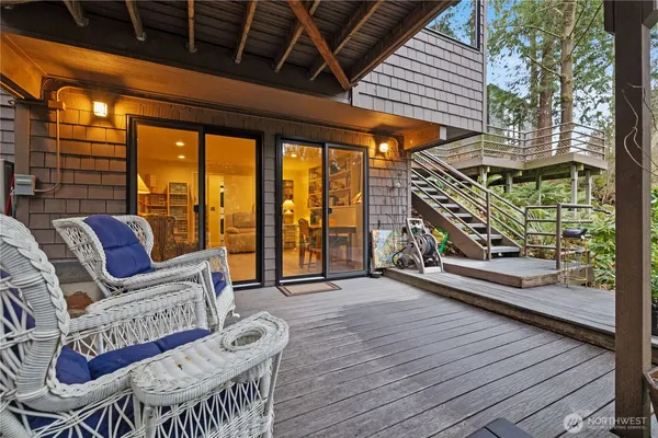 $1,000,000 | 9238 50th Place West, Mukilteo, WA 98275