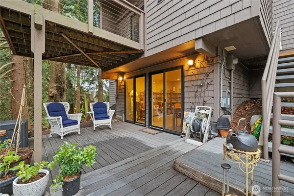 $1,000,000 | 9238 50th Place West, Mukilteo, WA 98275