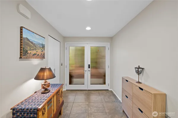 $1,000,000 | 9238 50th Place West, Mukilteo, WA 98275