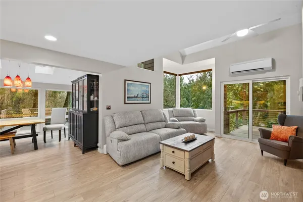 $1,000,000 | 9238 50th Place West, Mukilteo, WA 98275