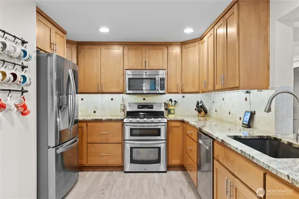 $1,000,000 | 9238 50th Place West, Mukilteo, WA 98275