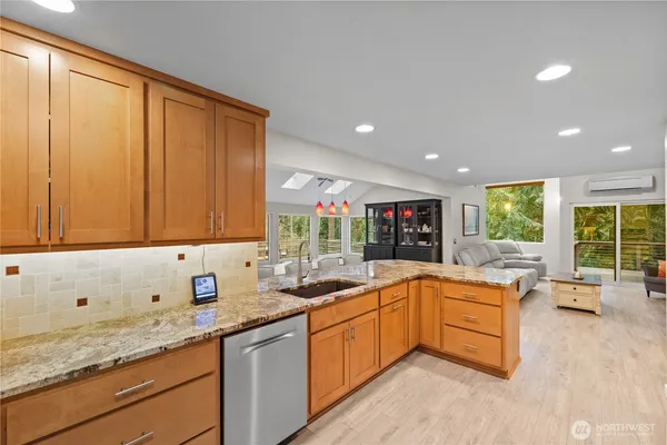 $1,000,000 | 9238 50th Place West, Mukilteo, WA 98275