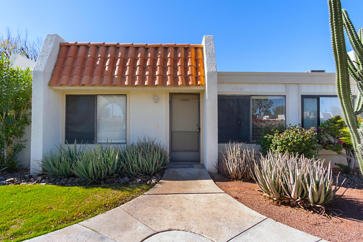 35984 Novio Court Rancho Mirage, CA 92270 - Photo 3 of 31 3_9651132_118236_BPO-118236-103
