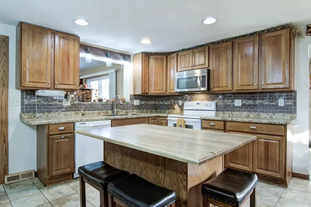 $349,000 | 724 Washington Avenue, Wabasha, MN 55981