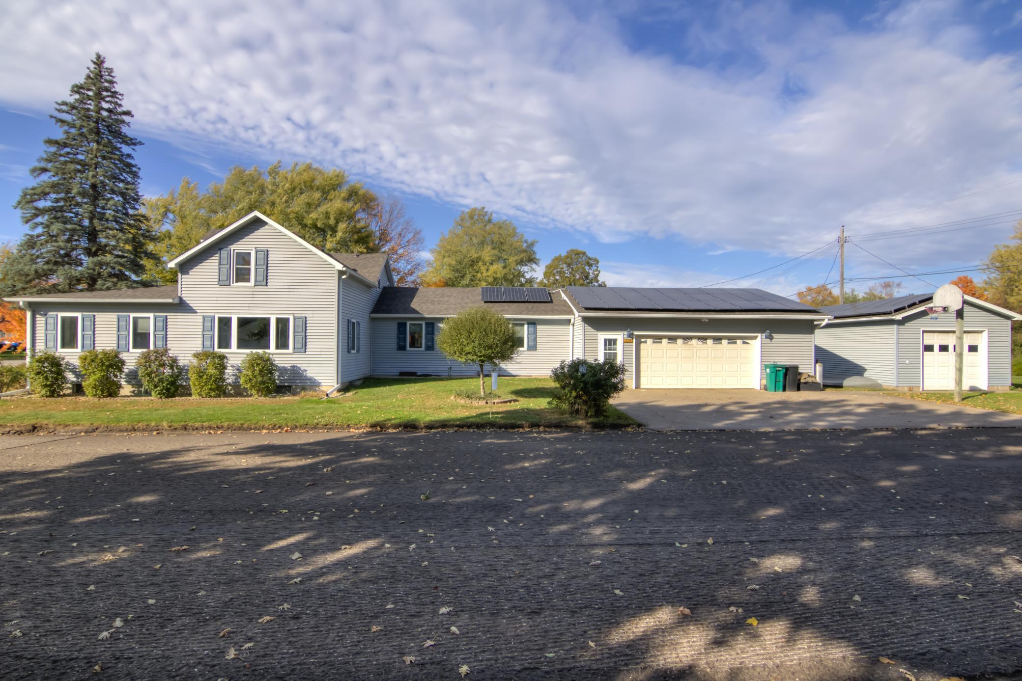 724 Washington Avenue Wabasha, MN 55981 - Photo 2 of 30