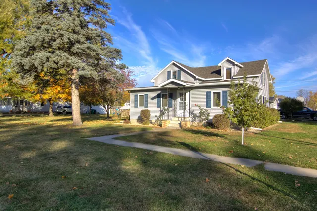 $349,000 | 724 Washington Avenue, Wabasha, MN 55981