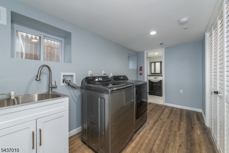 14 Grove Terrace Montclair, NJ 07042 - Photo 35 of 37