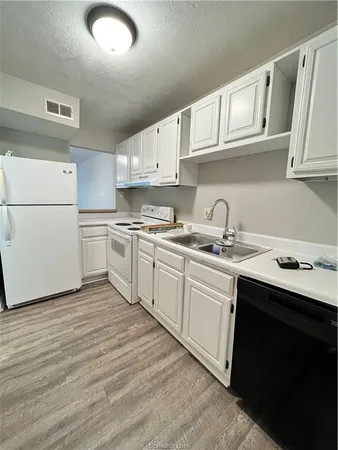 $1,150 | 3802 College Main Street, Unit 4, Bryan, TX 77801