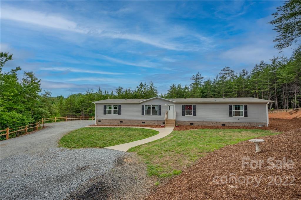 628 Hamilton Road Rutherfordton, NC 28139 - Photo 6 of 35 front view of a house with a yard