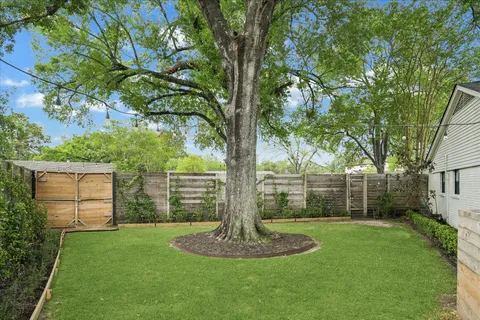 $1,250,000 | 7910 Del Monte Drive, Houston, TX 77063