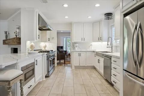 $1,250,000 | 7910 Del Monte Drive, Houston, TX 77063