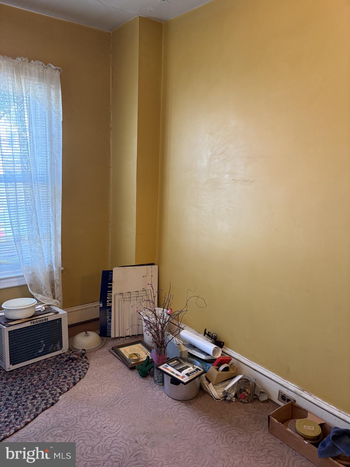 419 South 11th Street Reading, PA 19602 - Photo 6 of 13 a room with a window