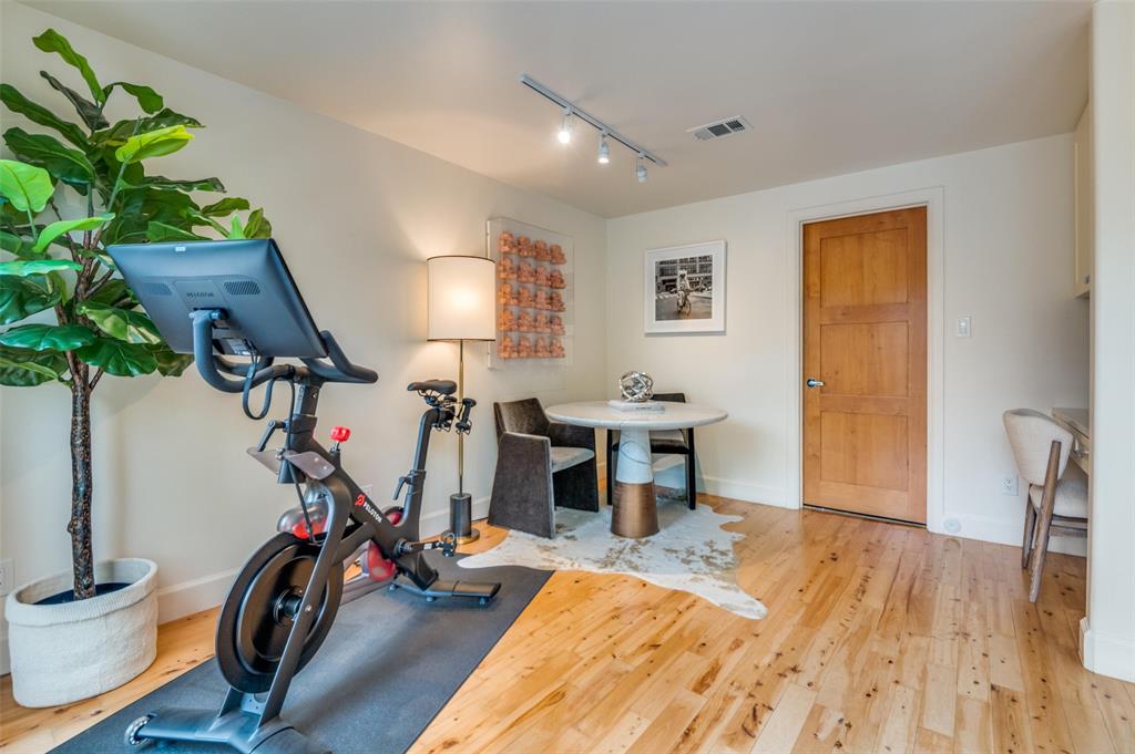 4446 Taos Road Dallas, TX 75209 - Photo 8 of 24