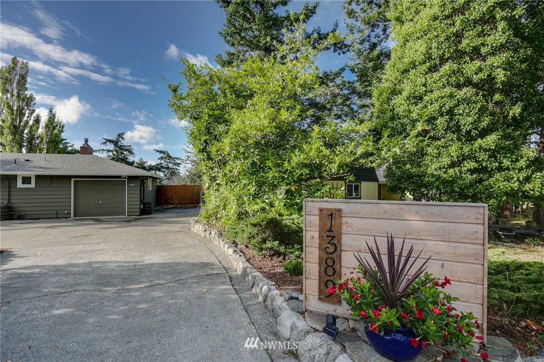 1389 Swantown Road Oak Harbor, WA 98277 - Photo 3 of 30 Gallery Image 3