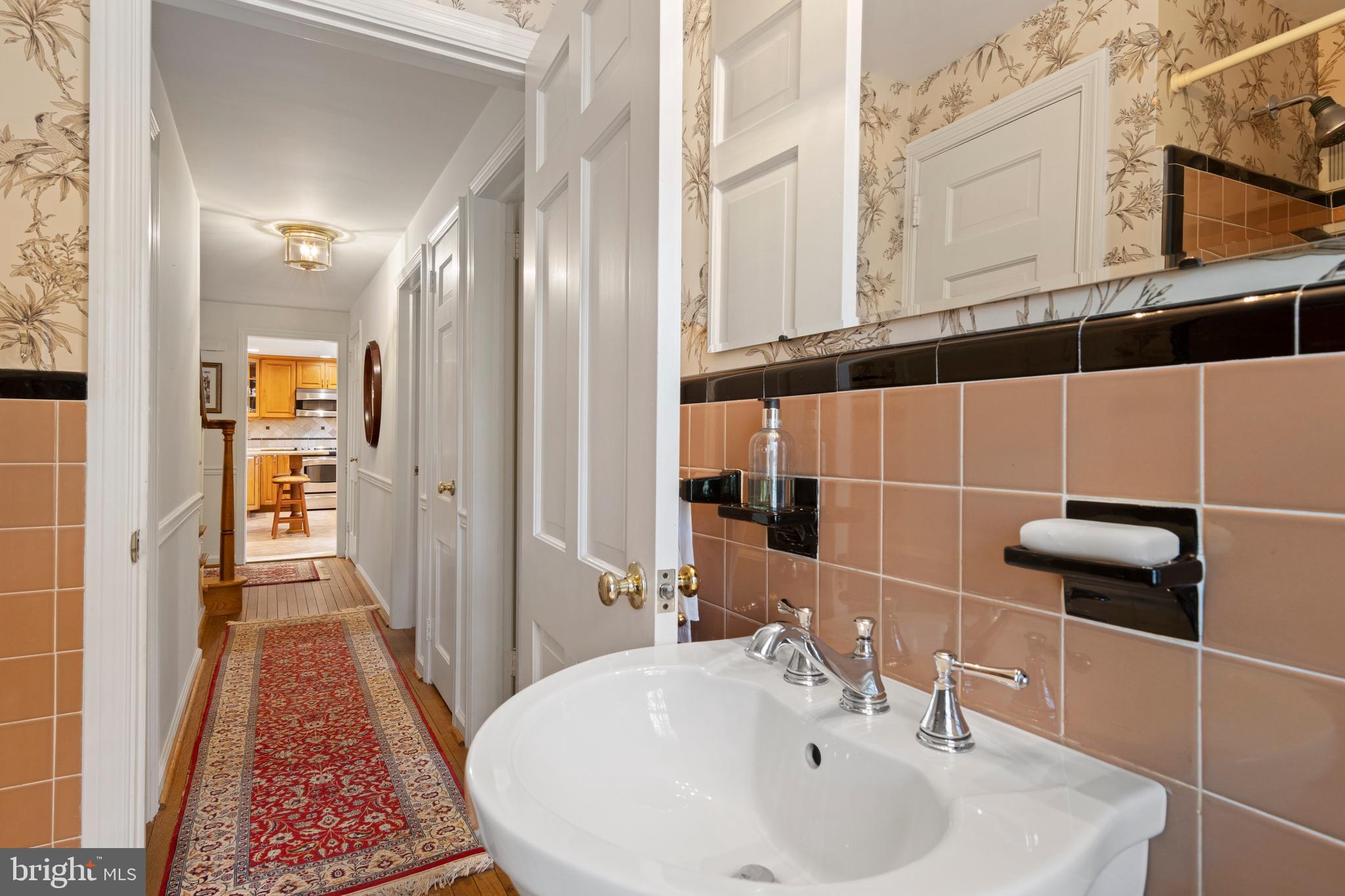 528 Mountview Road Berwyn, PA 19312 - Photo 29 of 44 1st Fl Bath/Hallway