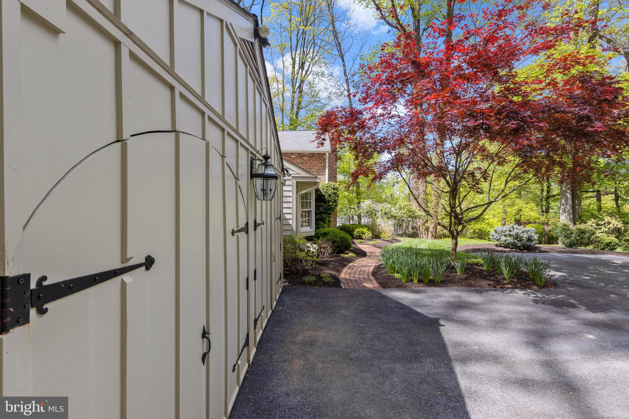 528 Mountview Road Berwyn, PA 19312 - Photo 3 of 44 Front Walkway