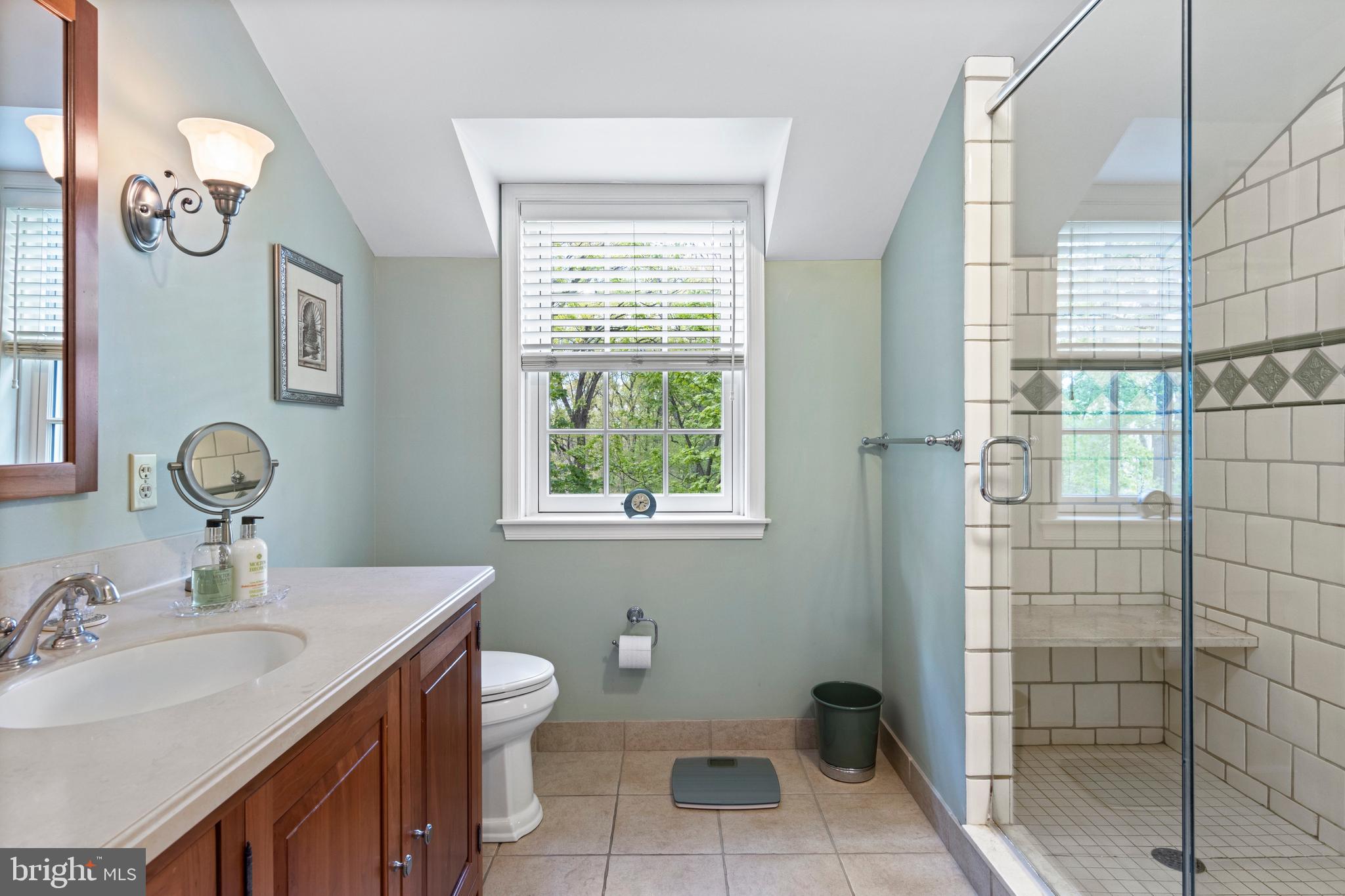 528 Mountview Road Berwyn, PA 19312 - Photo 34 of 44 2nd Fl Full Bath