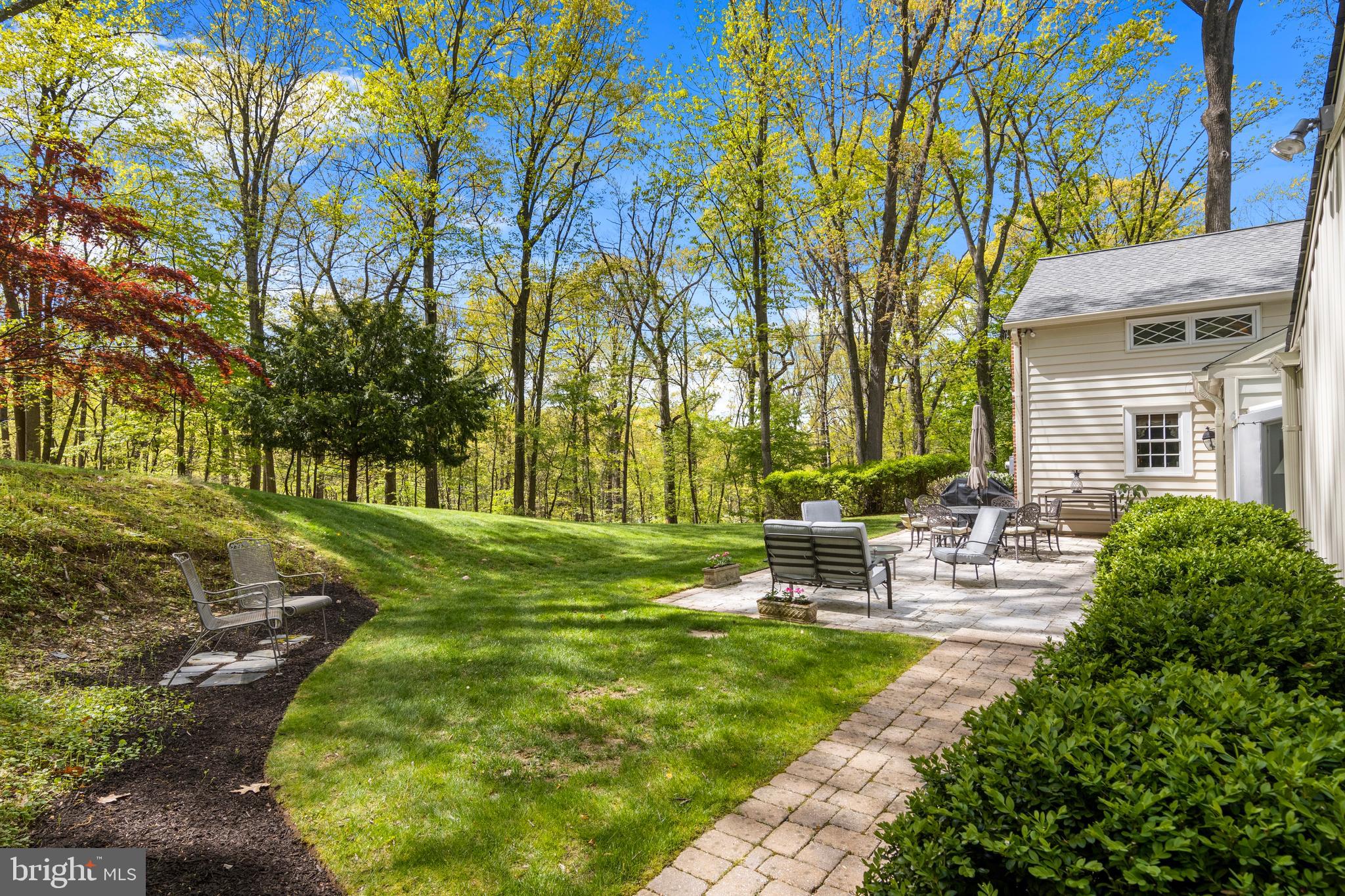 528 Mountview Road Berwyn, PA 19312 - Photo 39 of 44 Side Yard Walkway