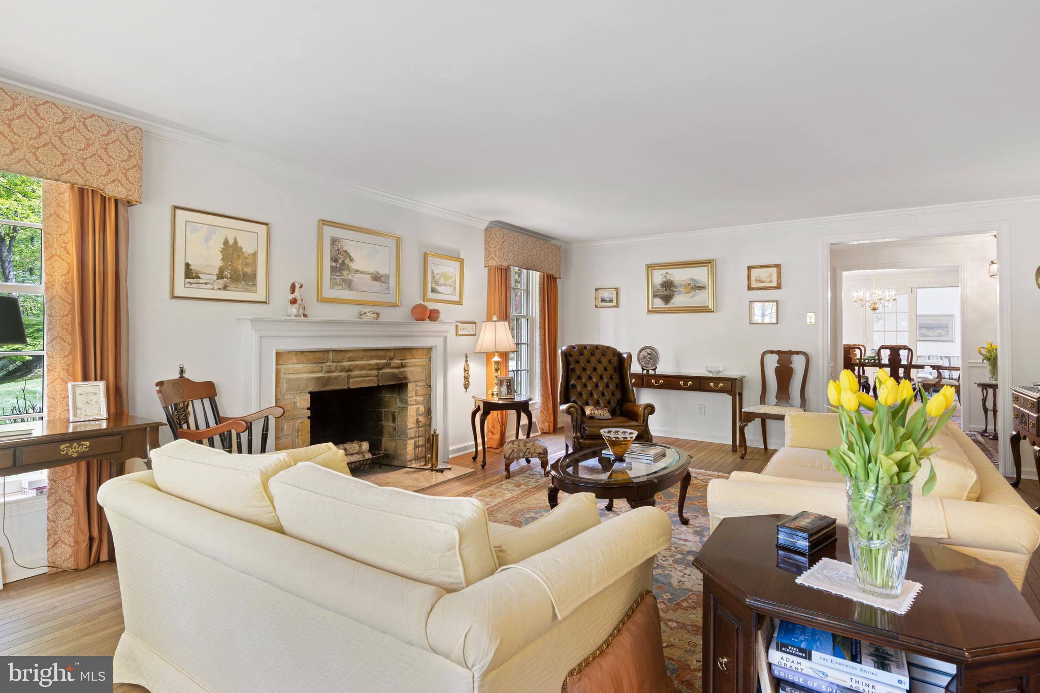 528 Mountview Road Berwyn, PA 19312 - Photo 9 of 44 Living Room