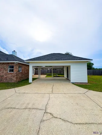 $324,900 | 10467 Springcrest Drive, Baton Rouge, LA 70810