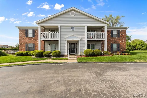 $155,000 | 19 Berview Circle, Unit B, St. Louis, MO 63129