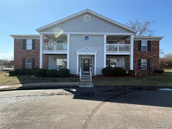 $167,000 | 19 Berview Circle, Unit B, St. Louis, MO 63129