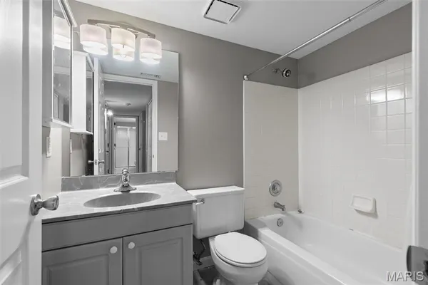 $155,000 | 19 Berview Circle, Unit B, St. Louis, MO 63129