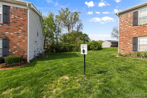 $155,000 | 19 Berview Circle, Unit B, St. Louis, MO 63129