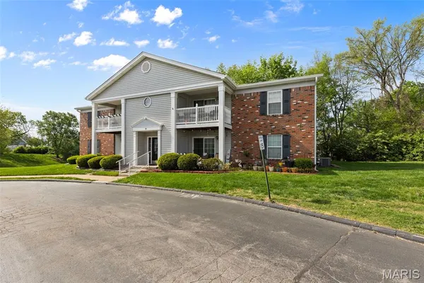 $155,000 | 19 Berview Circle, Unit B, St. Louis, MO 63129