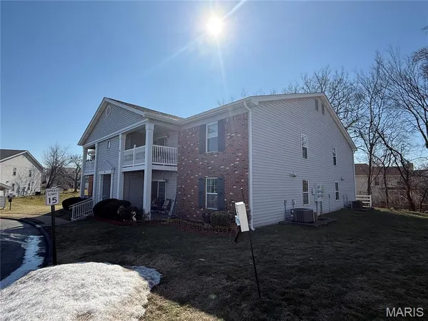 $155,000 | 19 Berview Circle, Unit B, St. Louis, MO 63129