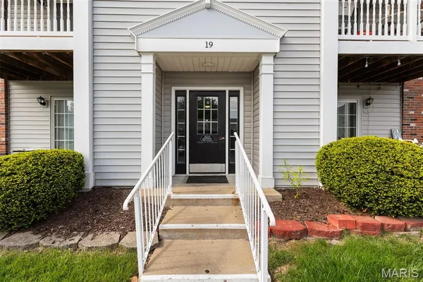 $155,000 | 19 Berview Circle, Unit B, St. Louis, MO 63129