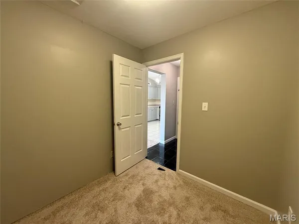 $155,000 | 19 Berview Circle, Unit B, St. Louis, MO 63129