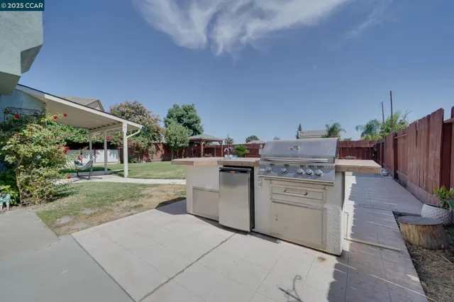 a view of a kitchen with utility room