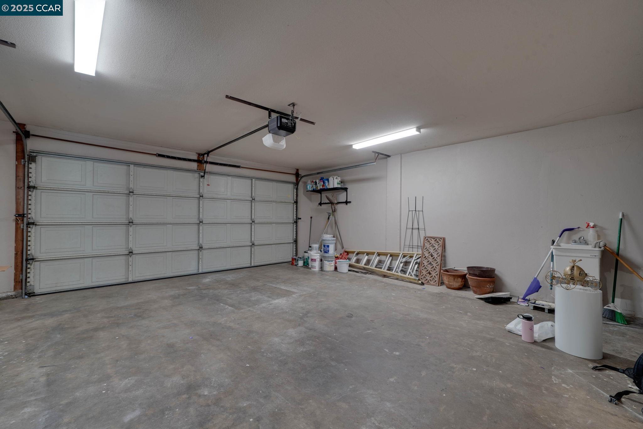 1210 Snow Ridge Court Modesto, CA 95351 - Photo 38 of 43 a view of a garage room