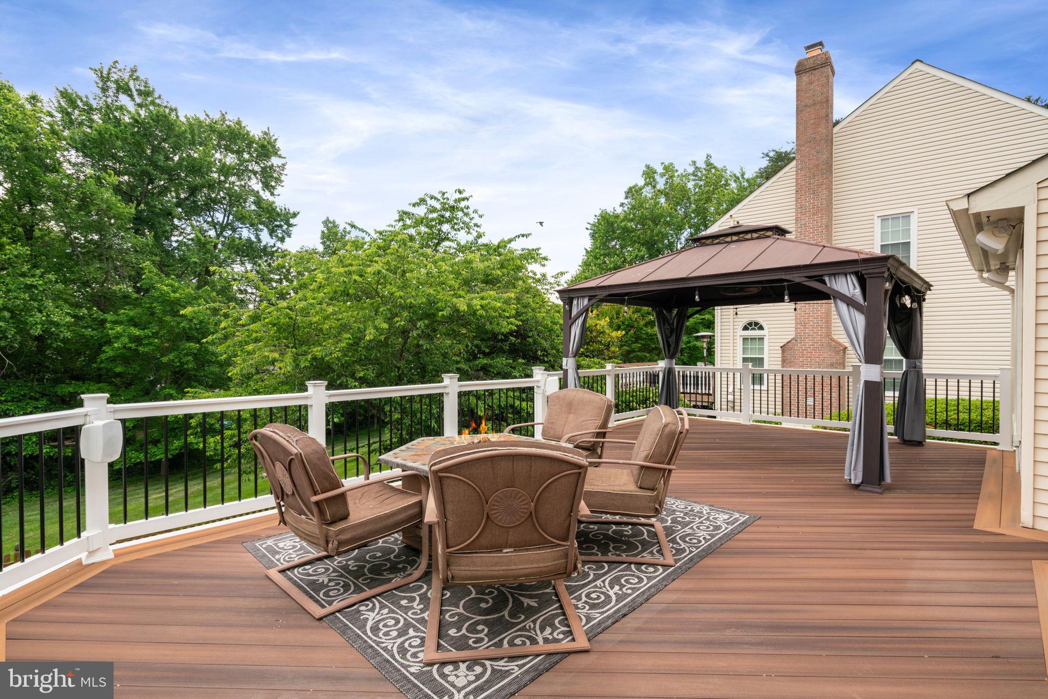 8527 Silverview Drive Lorton, VA 22079 - Photo 11 of 63 a view of a chairs and tables in the balcony