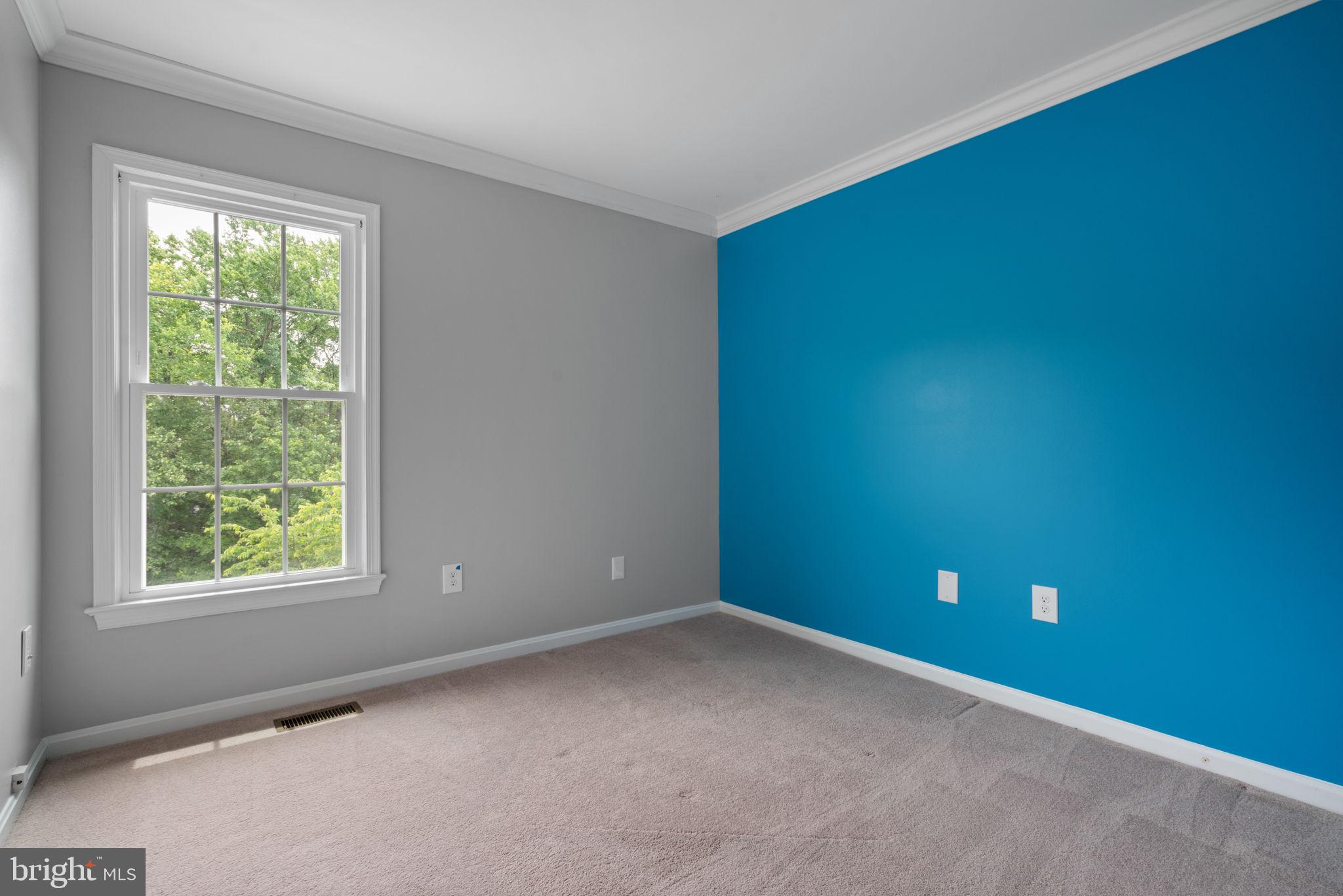 8527 Silverview Drive Lorton, VA 22079 - Photo 29 of 63 an empty room with windows