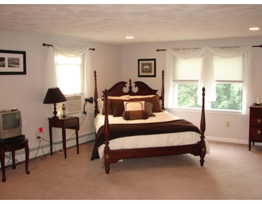 7 Winslow Road Reading, MA 01867 - Photo 15 of 27 Gallery Image 15